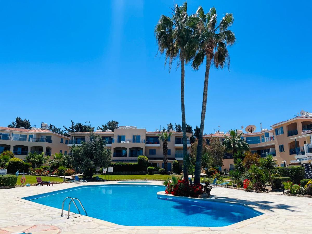 Golden Palms Paradise Garden Paphos Esterno foto
